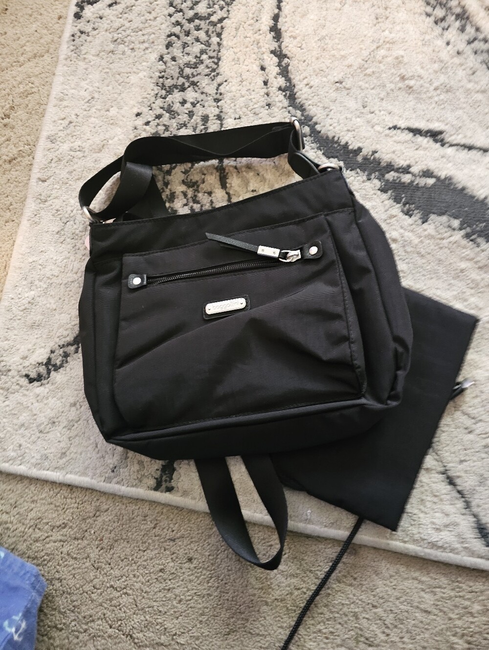 Baggallini Black Uptown Bagg Crossbody Bag Purse Adjustable Strap & RFID Wallet